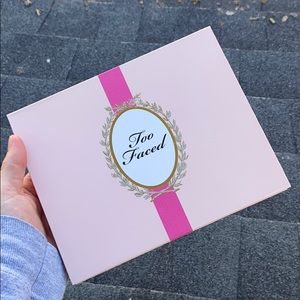 Too faced pallet